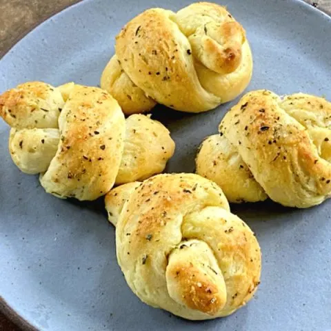 easy garlic knots