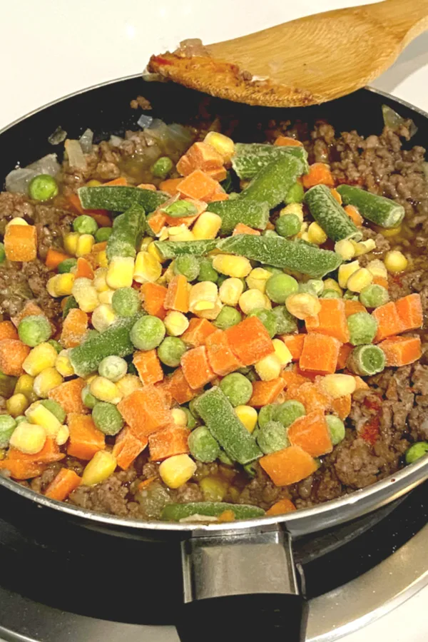 ground beef and mixed vegetables