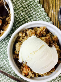 apple crisp for two