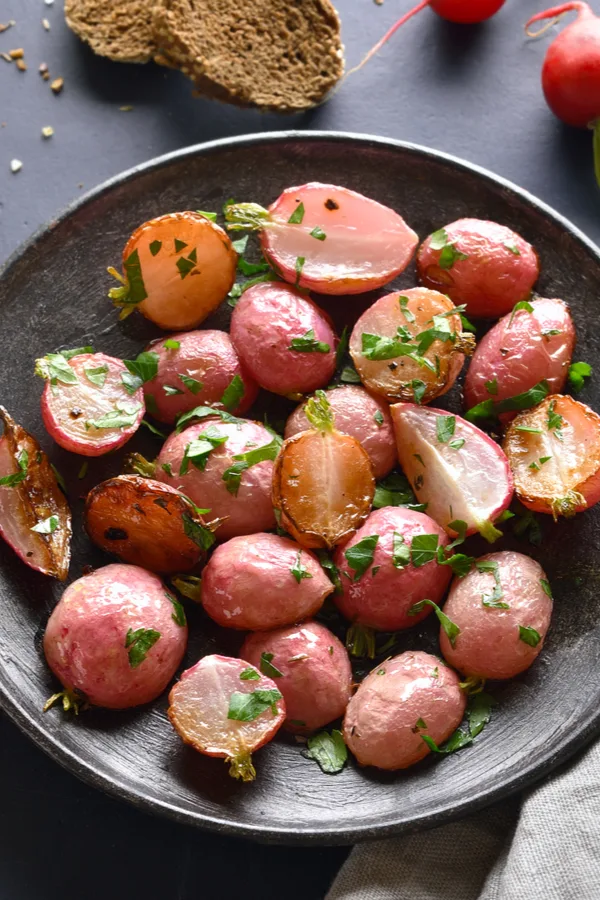 garlic butter roasted radishes
