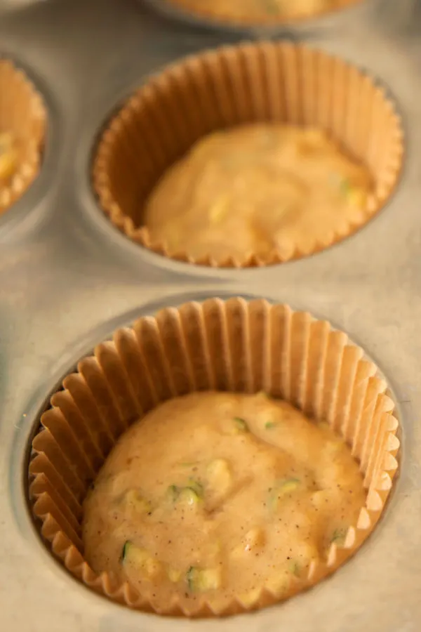 filling batter in cups 
