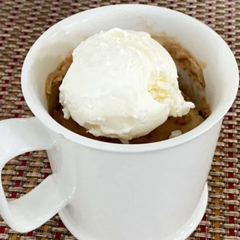 apple pie mug cake