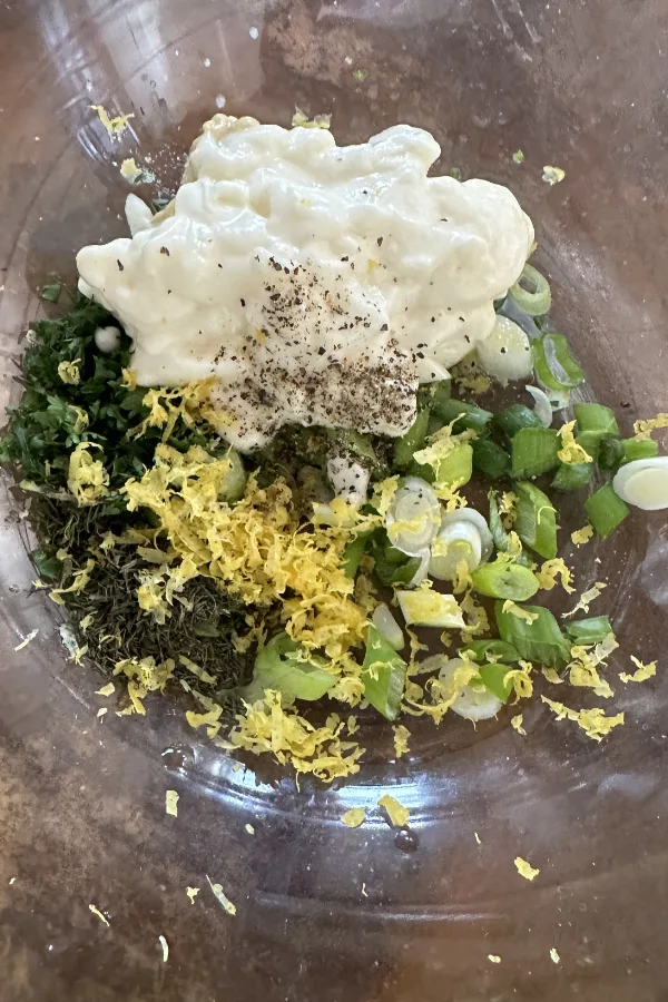 ingredients for tuna salad for tuna melt sandwich