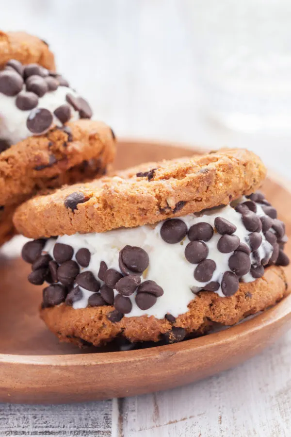 cookie ice cream sandwich