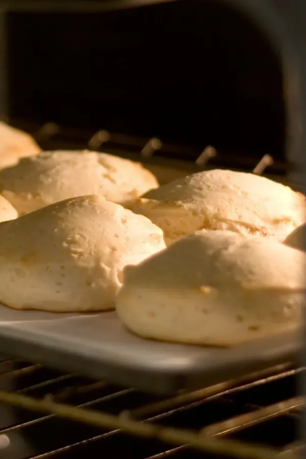 baking biscuits 