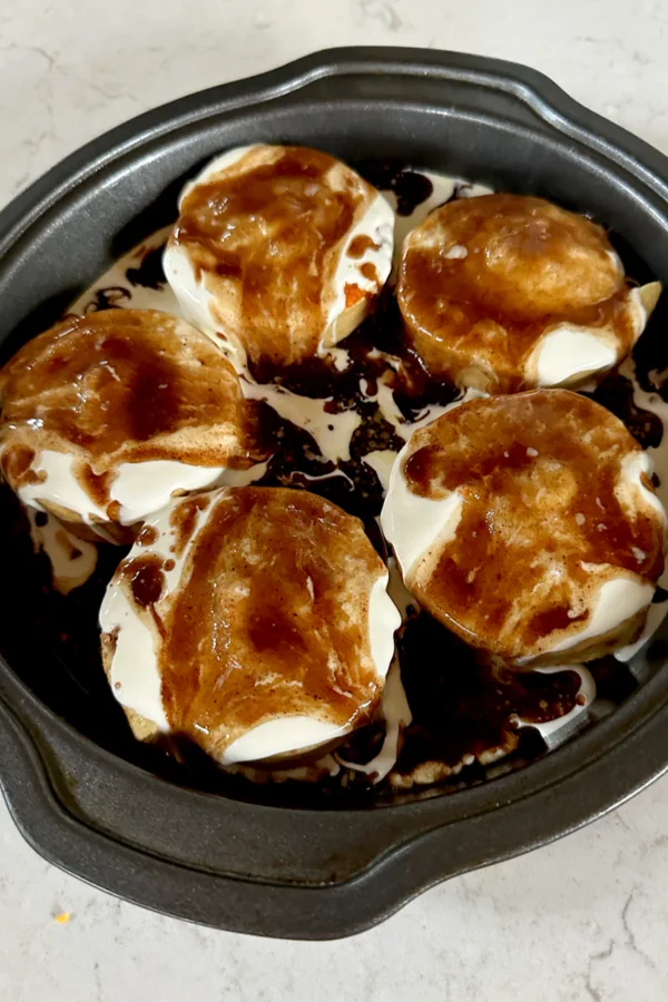 whipping cream and brown sugar topping over rolls