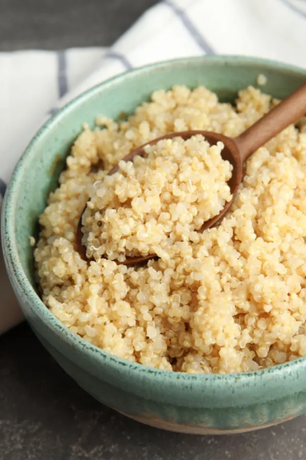 cooked white quinoa 