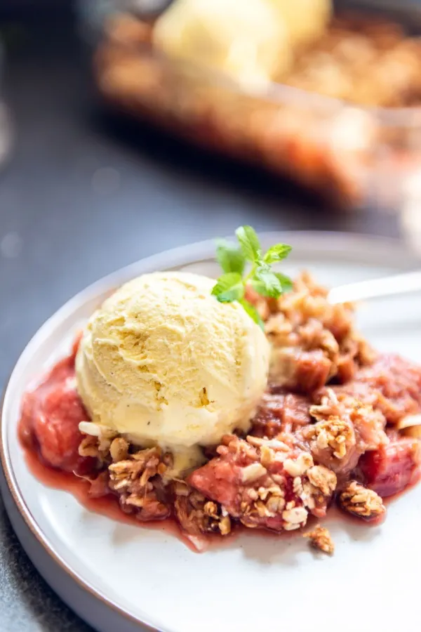dessert with ice cream