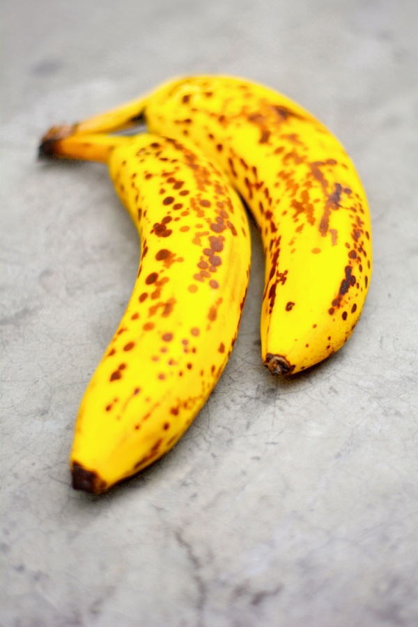 2 ripe bananas